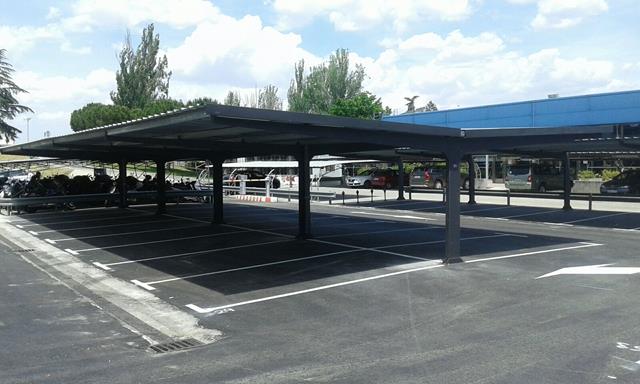 Carports pour le parking VIP du T1 de l'aéroport Madrid-Barajas