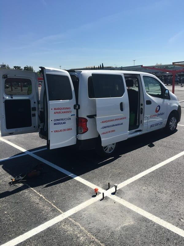 abris voiture metalliques avec une couverture en tole pour l aeroport de madrid 3