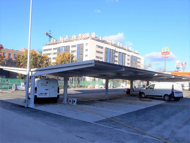 Marquesinas de aparcamiento para Ahorramás en Torrejón.
